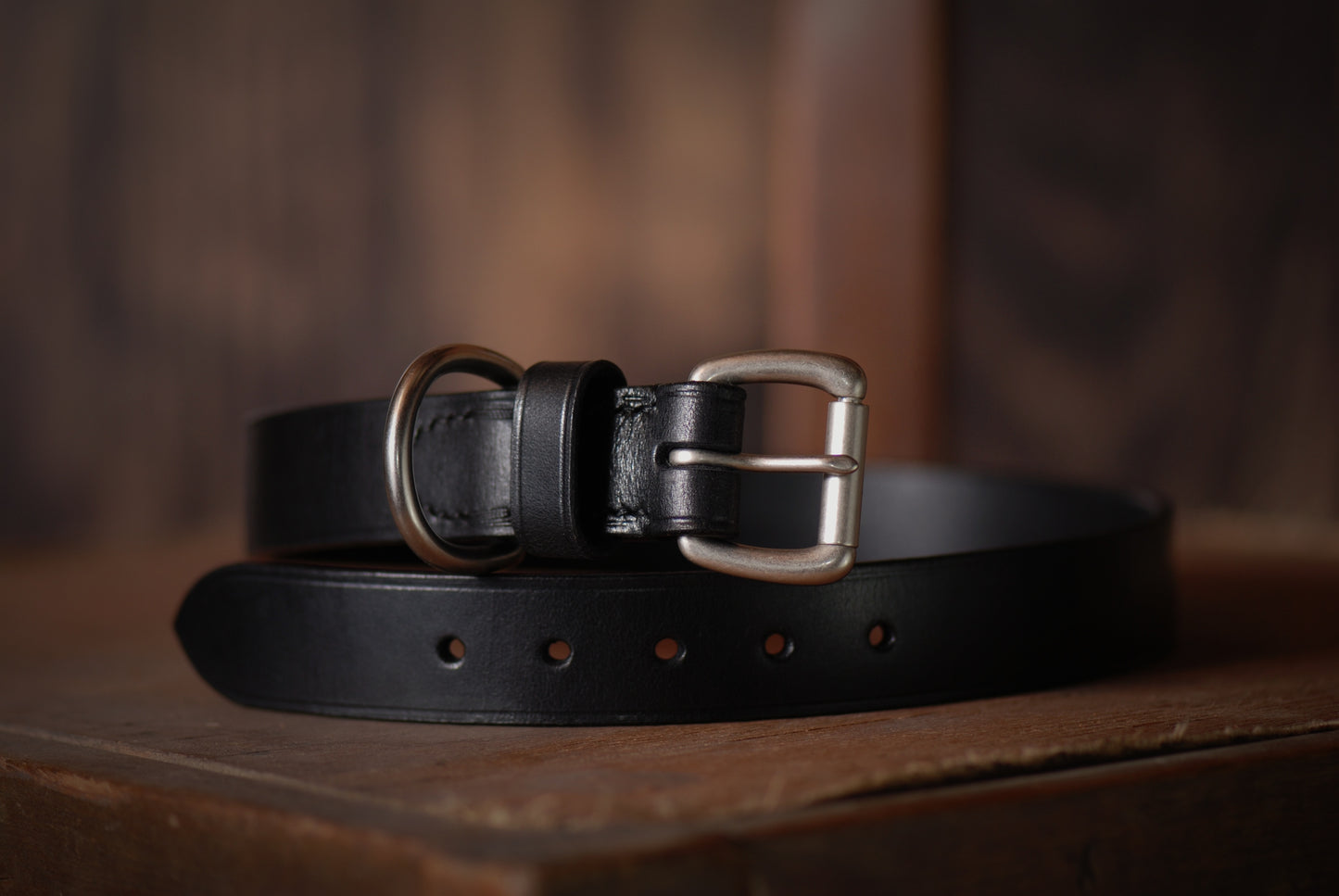 traditional leather dog collar